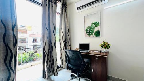 Defence Colony Apartment | Pet-Friendly BluO Studio in Defence Colony with Kitchen