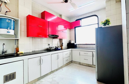 Defence Colony Apartment | Pet-Friendly BluO Cozy Studio in Defence Colony