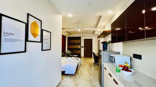DLF Phase 3 Hotel | Stylish BluO Studio2 in DLF Cybercity with Pool & Gym