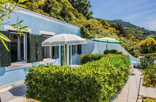 Le Forna Villa | Pet-Friendly Retreat at BluPonza Case Vacanza Villa Rosa