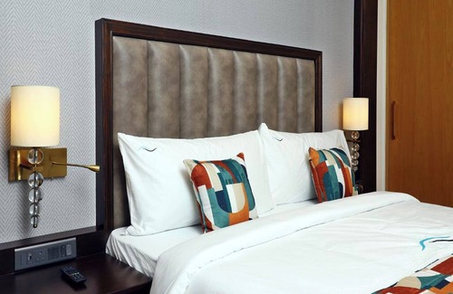 Ranjit Avenue Hotel | Top-Rated BluSalzz Residence Amritsar with Pool & Dining