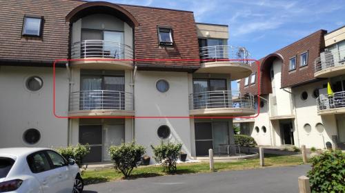 Bredene Apartment | Oceanfront Bliss at Blutsyde Promenade Encanto - 4 Stars