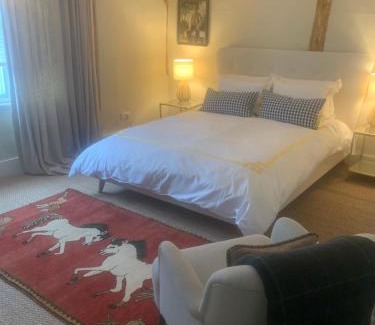 Long Melford House | Inviting Blythe Cottage: Family-Friendly with Kitchen Amenities
