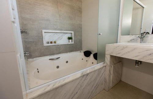 Sao Sebastiao do Paraiso Hotel | Comfortable BM Hotel: 4-Star Stay with Breakfast & Family-Friendly Amenities
