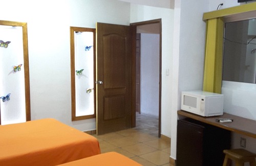 Coacoyul House | Discover BM Zihua Casa de Huéspedes: Rated 9.6/10 with Pool