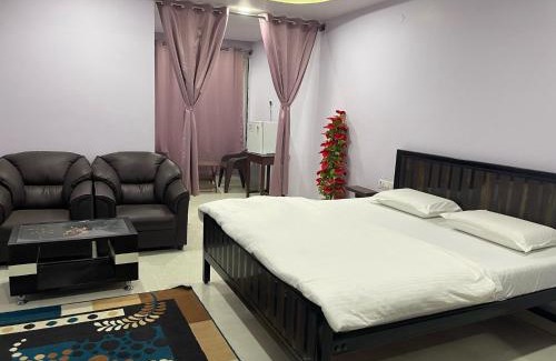 Nandyal Hotel | Budget-Friendly BMR BALA LODGE: Family Welcome & Breakfast