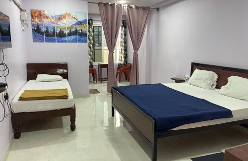 Nandyal Hotel | Budget-Friendly BMR BALA LODGE: Family Welcome & Breakfast