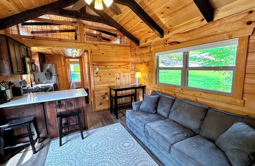 Twin Mountain Cottage | Cozy BMV6 Tiny Home Village near Bretton Woods Awaits