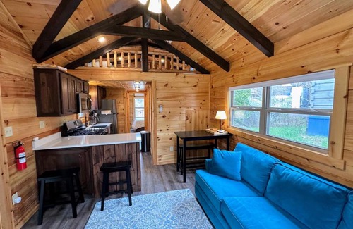Twin Mountain Ski Chalet | Perfect Retreat: BMV7 Tiny Home Village Near Bretton Woods