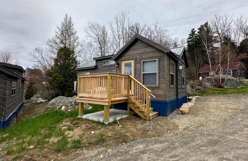 Twin Mountain Ski Chalet | Perfect Retreat: BMV7 Tiny Home Village Near Bretton Woods