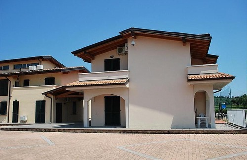 Cunettone-villa Apartment | Scenic BN-Il Colombaro Tipo A: Ocean View & Family Friendly