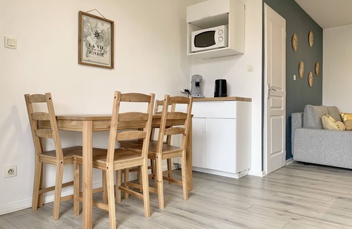 Quartier Exposition-Bajatiere Apartment | Discover The Blue Song: Family-Friendly Hotel in Marcelin