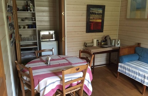 Collonge-Bellerive Cottage | Elegant BnB Atelier de St. Maurice with Spa & Breakfast