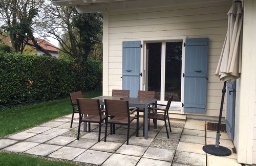 Collonge-Bellerive Cottage | Elegant BnB Atelier de St. Maurice with Spa & Breakfast
