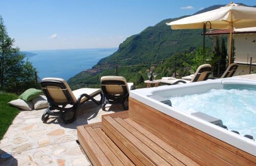 Gardola Apartment | Discover BnB Borgo le Vigne - La Vendemmia with Ocean Views