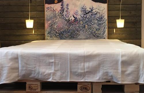 Hundwil Bed & Breakfast | Oceanfront Retreat at BnB chezlise - Rated 9/10 by Guests