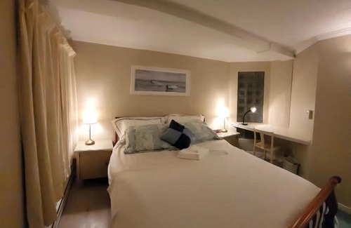 Lac-Brome House | Family-Friendly BnB Lac Brome with Hot Tub & Kitchen