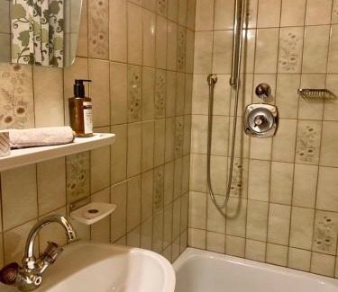 Bichlbach Bed & Breakfast | Top-Rated BnB44: Child-Friendly Rooms for Your Stay