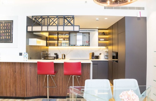 Dubai Marina Apartment | Pet-Friendly 2B - Al Murjan Tower with Pool and Breakfast