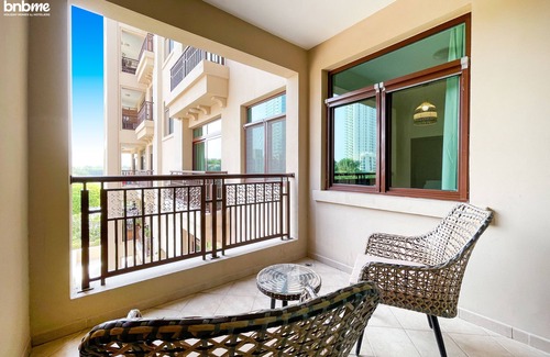 Dubai Apartment | Pet-Friendly 2B - AL Turia with Pool and Breakfast Included