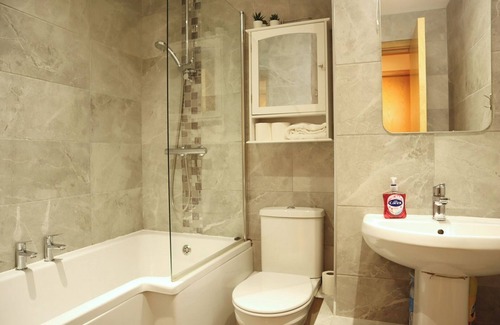 The City of London Apartment | BnBNook - 2BR with Patio - Covent Garden and Strand