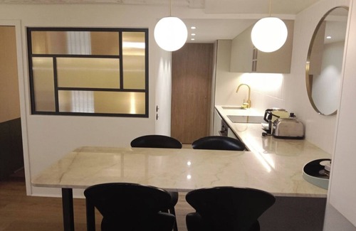 Quartier des Invalides Apartment | BnBNook - Lovely 2BR: Eiffel Tower and River Seine