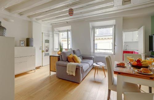 Les Halles Apartment | BnBNova - 1BR - Pompidou & Central Paris