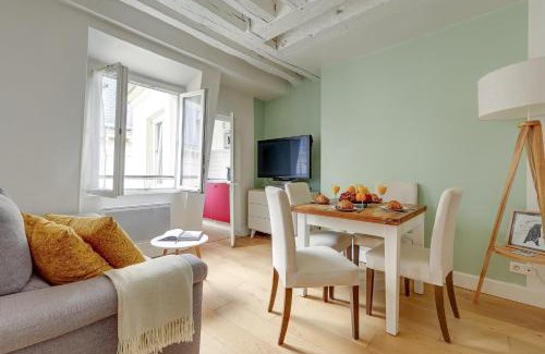 Les Halles Apartment | BnBNova - 1BR - Pompidou & Central Paris