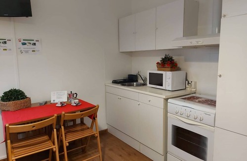 Rho Apartment | Cozy Bnbook-Ughelli Rho Studio with Family-Friendly Amenities