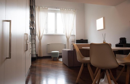 Loreto Apartment | Modern BnButler - Bergonzoli Near Central Station