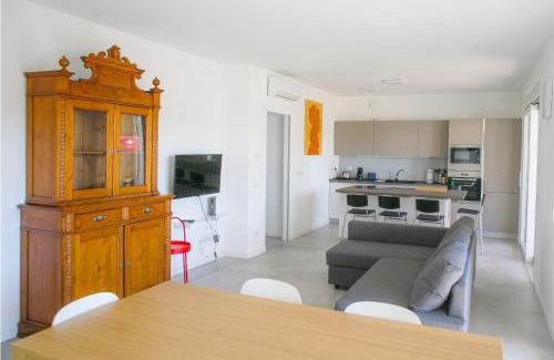 Ghisolfa Apartment | Bright and Inviting BnButler Apartment with Terrace