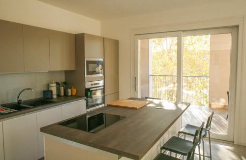 Ghisolfa Apartment | Bright and Inviting BnButler Apartment with Terrace