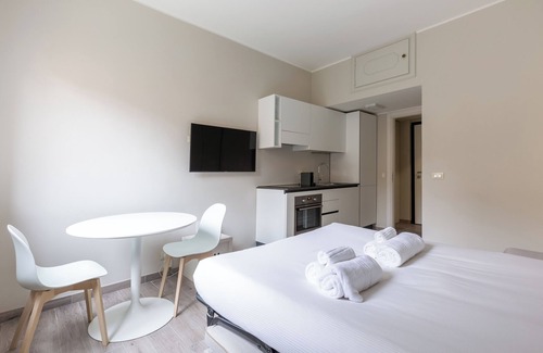 Milan House | Top-Rated BnButler - Panizza 8 with Breakfast Included