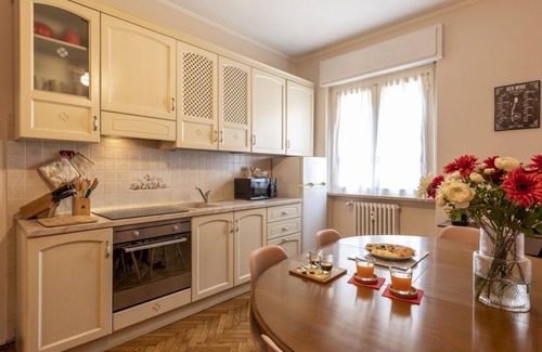 Bullona Apartment | Experience BnButler - Prince Eugene, 21: Pet-Friendly Stay