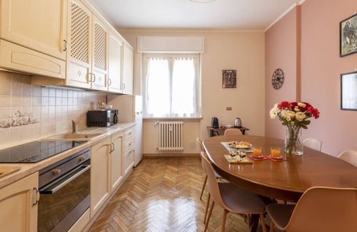 Bullona Apartment | Experience BnButler - Prince Eugene, 21: Pet-Friendly Stay