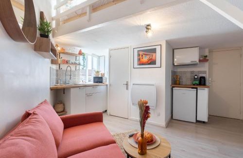 Grande Cote - Annonciade Apartment | Cozy Duplex Croix Rousse with Spectacular Fourvière Views