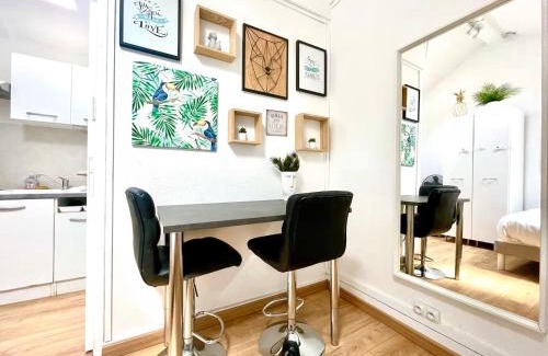 Moliere - Edgard Quinet Apartment | Discover Cuvier: Your Ideal Budget-Friendly Getaway