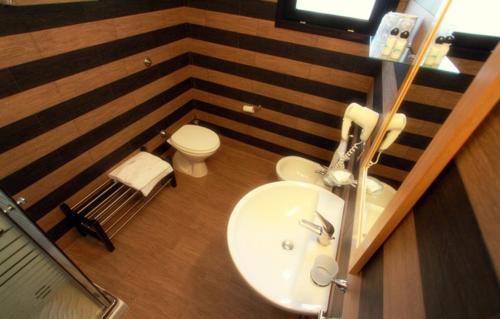 Baia Domizia Hotel | Cozy BNS Hotel Francisco with Oceanfront Views & Pool