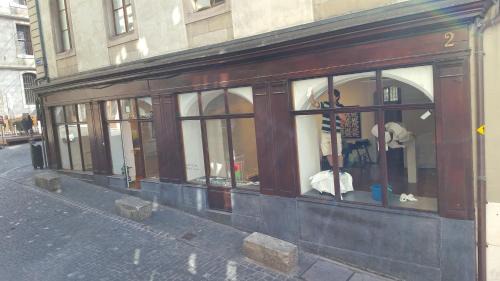 Geneva Old Town Apartment | Enjoy Family-Friendly Comfort at Boël 3 Studio Hotel