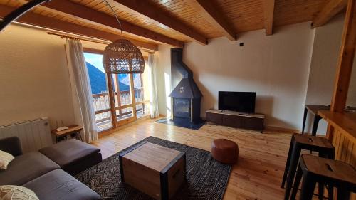 Boi Apartment | Family-Friendly Getaway at Boí Taüll CALMA DÚPLEX