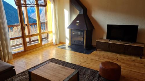 Boi Apartment | Family-Friendly Getaway at Boí Taüll CALMA DÚPLEX
