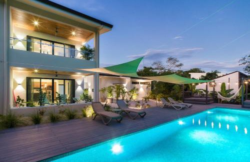 Playa Langosta Apartment | Bo Jungle - Steps to Tamarindo Beach - Surf Pool 1