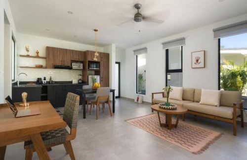 Playa Langosta Apartment | Bo Jungle - Steps to Tamarindo Beach - Surf Pool 1
