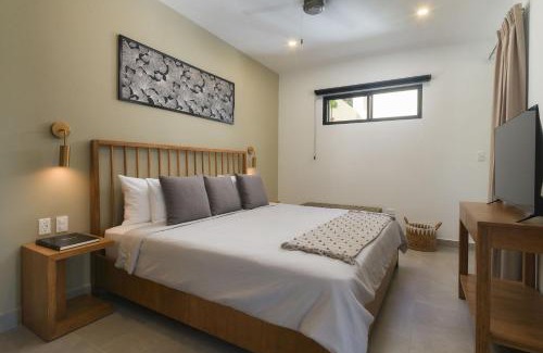 Playa Langosta Apartment | Bo Jungle - Steps to Tamarindo Beach - Surf Pool 1