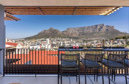 Bo'Kaap Apartment | Bo-Kaap Retreat - Breathtaking Apt, Mountain Views
