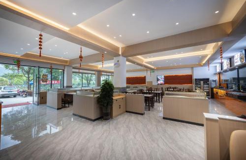 Wulingyuan Hotel | Discover Sochi Smart Resort Zhangjiajie with Pool & Hot Tub