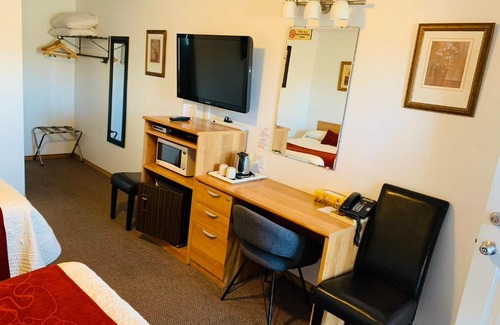 North Bay Hotel | Pet-Friendly Retreat at Bo-Mark Motel - Rated 8/10 by Guests