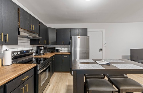 Exeter Apartment | Top-Rated Bo's Bnbs Unit 2 in Downtown Exeter