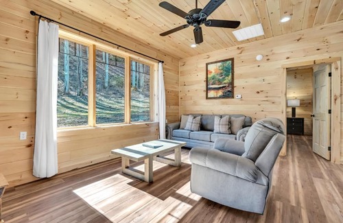 Cosby House | Relax at Bo's Carriage House - Private Resort with Waterfalls