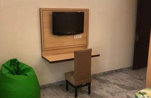 Dwarka Apartment | Pet-Friendly Bo-Teak Private Floor in Dwarka Awaits You